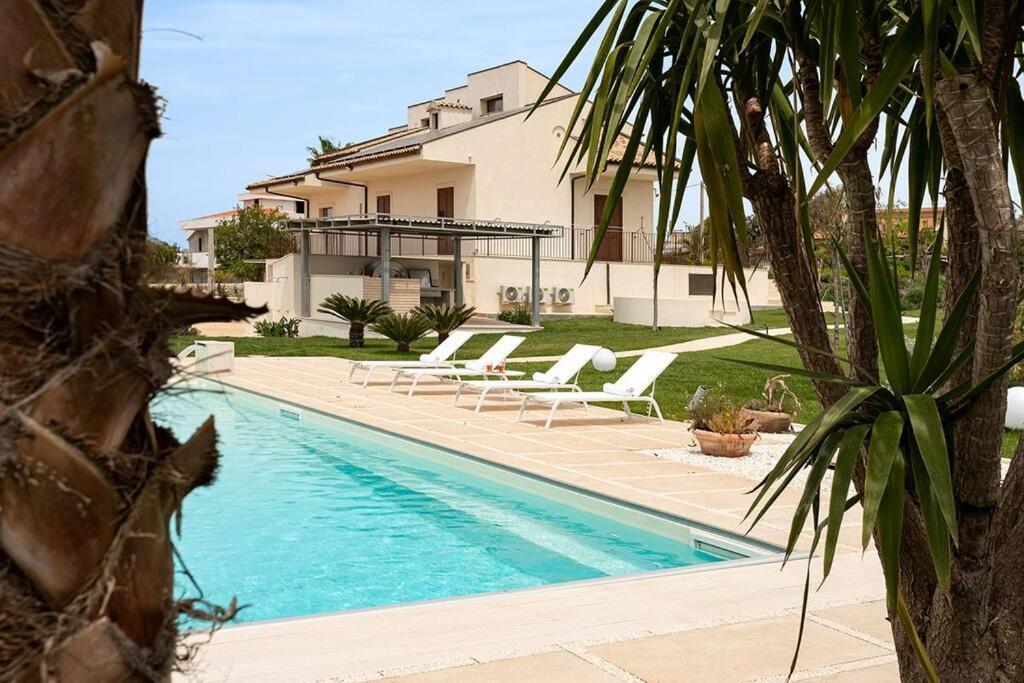 Villa Paradiso With Private Pool, Bbq Area, Huge Garden And Free Parking Μόντικα Εξωτερικό φωτογραφία