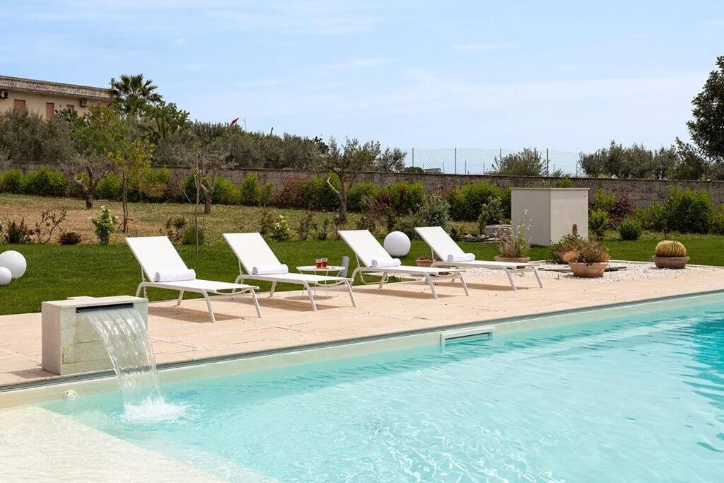 Villa Paradiso With Private Pool, Bbq Area, Huge Garden And Free Parking Μόντικα Εξωτερικό φωτογραφία